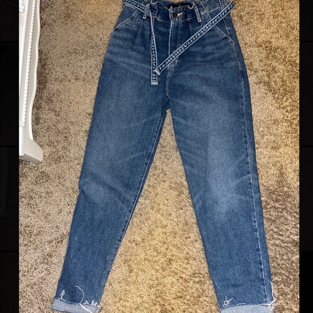Holister Ultra High Rise Mom jeans